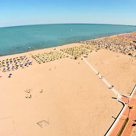 Newly Renovated, Beautifully Rosolina Mare